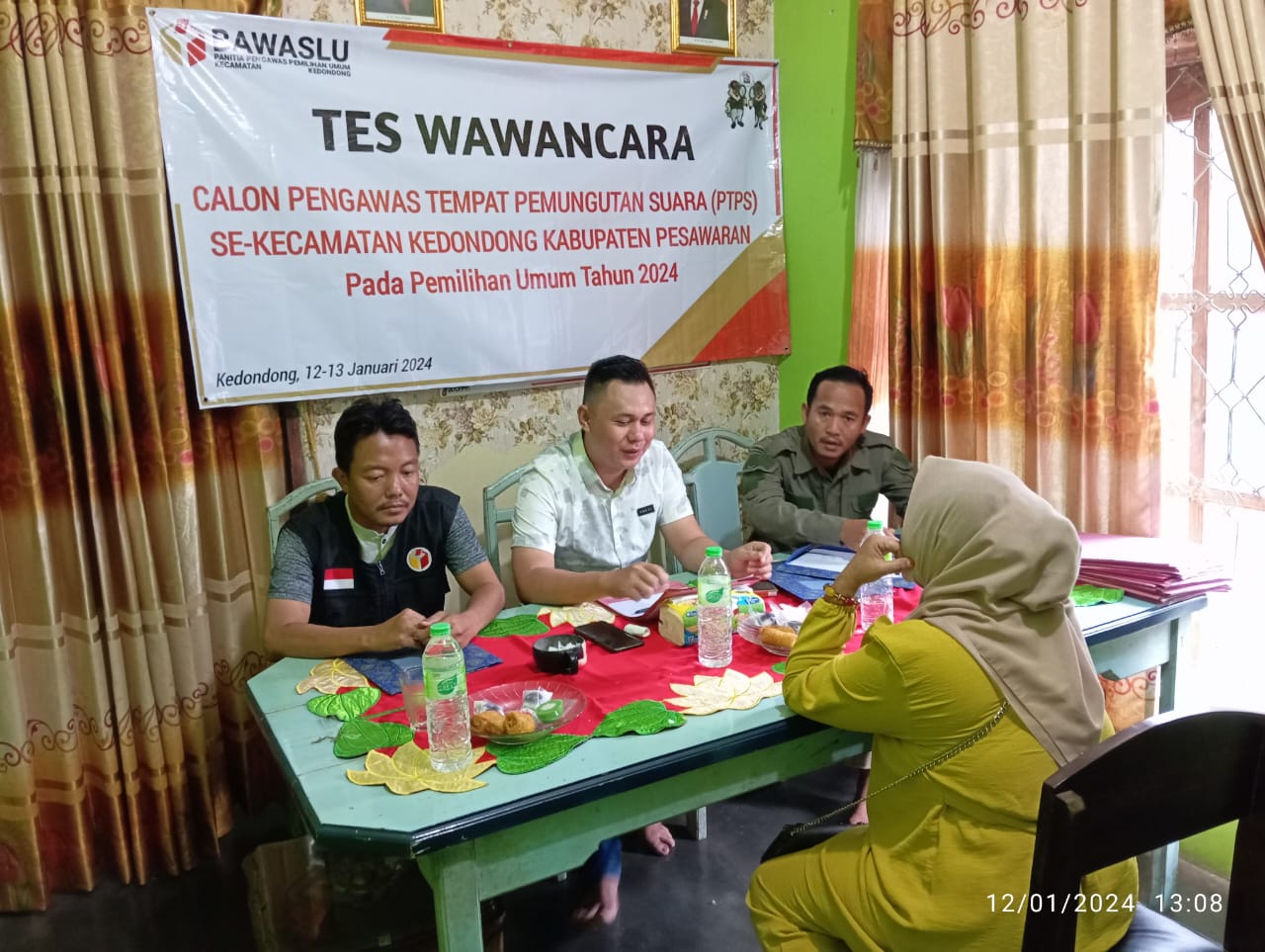 Jajaran Panwaslucam melaksanakan Tes Wawancara bersama calon PTPS, / Foto : Istimewa