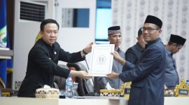 Marindo Kurniawan dalam rapat Paripurna Dprd Kabupaten Pringsewu Dalam Rangka Penyampaian Keputusan DPRD Tentang Rekomendasi Hasil Pembahasan Lkpj Kepala Daerah Tahun 2023 di Gedung DPRD Pringsewu, Selasa30 April 2024. Foto : Ist