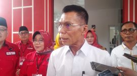 Bakal calon Bupati Kabupaten Tulangbawang Ismet Roni, usai melaksanakan fit and propertest. Dok : berandalappung.com