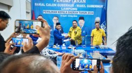 Petahana Gubernur Lampung, Arinal Djunaidi mengembalikan berkas ke Partai PAN. Dok : berandalappung.com