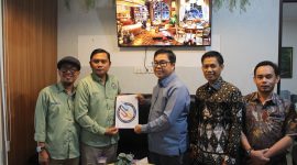 Ketua KPU Lampung dan Anggota AMSI Lampung. Foto : berandalappung.com