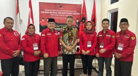 Bakal Calon Bupati Pringsewu Adi Erlansyah Usai jalani Fit And Propert Tes di DPD PDI Lampung. Foto : Wildanhanafi/berandalappung.com