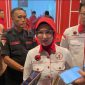 Isti Bupati Pesawaran Nanda Indira Dendi usai menjalani fit and propert test di DPD PDI Perjuangan Lampung. Foto : Wildanhanafi/berandalappung.com