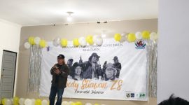 Sastrawan Lampung Isbedy Stiawan Zs merayakan ulang tahun ke-66 Berkarya Untuk Indonesia. Foto : Wildanhanafi/berandalappung.com