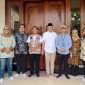 Anggota KPU Lampung Antonius Cahyalana seusai melaksanakan pencoklitan di kediaman rumah Ketua DPD Gerindra Lampung Rahmat Mirzani Djausal. Foto : Wildanhanafi/berandalappung.com