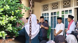 Gubernur Lampung Arinal Djunaidi sambutan di kediaman Almarhum Prof Irwan Sukri Banuwa. Foto: Wildanhanafi/berandalappung.com