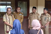 Pj Gubernur Lampung Samsudin tinjau PPDB SMA di Lampung Tengah. Foto : Ist