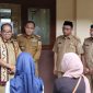 Pj Gubernur Lampung Samsudin tinjau PPDB SMA di Lampung Tengah. Foto : Ist