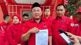 DPP Partai PDI Perjuangan berikan surat tugas kepada petahana Bupati Lampung Selatan Nanang Ermanto. Foto : Wildanhanafi/berandalappung.com