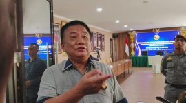 Ketua Laskar Lampung Nerozely yang diperiksa sebagai saksi menyayangkan jawaban Fery yang membantah menerima uang dari caleg PDIP Erwin Nasution. Foto : Wildanhanafi/berandalappung.com