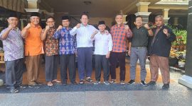 DPW PKS saat bertemu mantan Bupati Lamsel yang juga orang tua Melinda, Zulkifli Anwar. Dokumen PKS