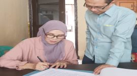 Polsek Kedaton mulai menindaklanjuti laporan penganiayaan di halaman parkir Yayasan Pendidikan Al-Kautsar. Penyidik telah memeriksa  korban Aiyies Mita dan dua orang saksi. Foto : Ist