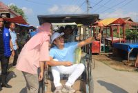Bakal calon bupati Lampung Selatan Radityo Egi Pratama Gebrak Pasar dan Deklarasi Paguyuban Pedagang Pasar. Foto : Wildanhanafi/berandalappung.com
