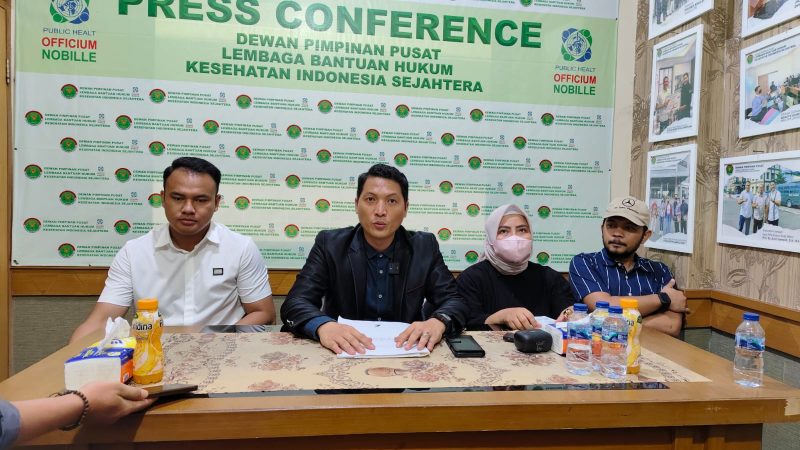 Ketua Umum DPP LBH Kesehatan Indonesia Sejahtera (KIS), Febrian Willy Atmajaya, memberikan klarifikasi. Foto : Wildanhanafi/berandalappung.com