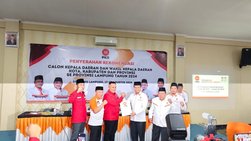 Nanang Ermanto dan Antoni Imam secara resmi mendapatkan rekomendasi dari Partai Keadilan Sejahtra (PKS) maju pemilihan kepala daerah (Pilkada) Lampung Selatan 2024. Foto : Wildanhanafi/berandalappung.com