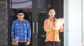 Bawaslu Pesawaran menggelar upacara peringatan Hari Ulang Tahun (HUT) Republik Indonesia yang ke-79 di Sekretariat Bawaslu Pesawaran. Foto : Ist