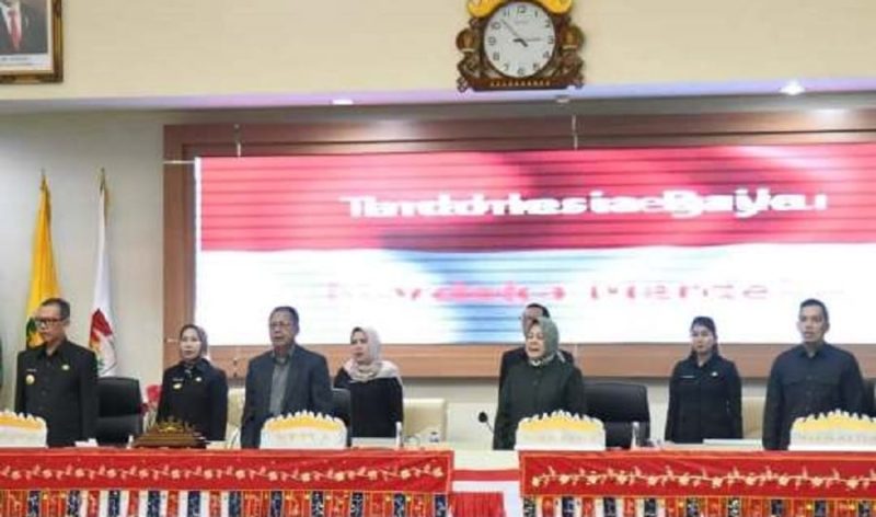 Ketua DPRD Lampung, Mingrum Gumay, memimpin rapat paripurna di Ruang Sidang DPRD setempat. Foto : Ist