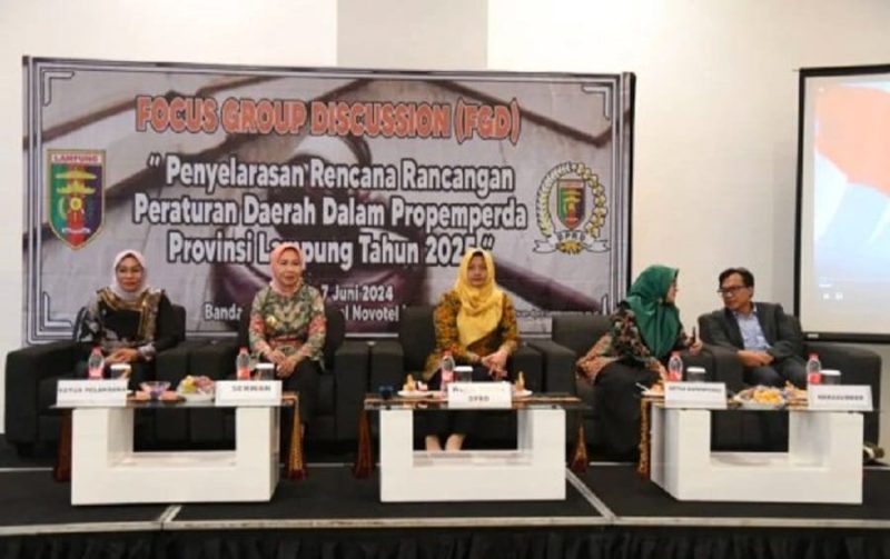 Bapemperda Sekretariat DPRD Provinsi Lampung menggelar Focus Group Discussion (FGD) di Hotel Novotel,  Kota Bandar Lampung. Foto : Ist