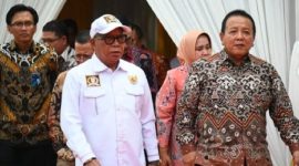 Anggota DPRD Lampung, I Made Bagiasa, mendampingi Gubernur Lampung, Arinal Djunaidi, meresmikan Pasar UMKM Lampung di Komplek PKOR Way Halim, Kota Bandar Lampung. 