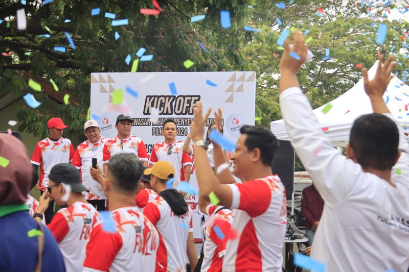 Bawaslu Provinsi Lampung menggelar acara Kick Off Pengawasan Tahapan Penyelenggaraan Pilkada 2024 Soswaitf Fun Run di Lapangan Saburai. Foto : Bawaslu Lampung
