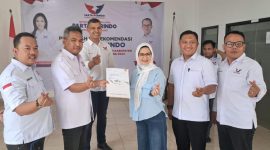Partai Perindo Lampung secara resmi mengeluarkan surat rekomendasi B1 KWK kepada beberapa calon kepala daerah (cakada) yang akan bertarung di 10 kabupaten/kota. Foto : Ist