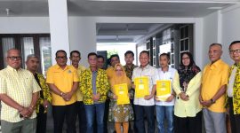 Golkar Provinsi Lampung secara resmi telah menyerahkan berkas B.Persetujuan KWK 15 Kabupaten/Kota secara lengkap untuk berlaga dalam pemilihan kepala daerah (Pilkada) 2024. Foto : Wildanhanafi/berandalappung.com
