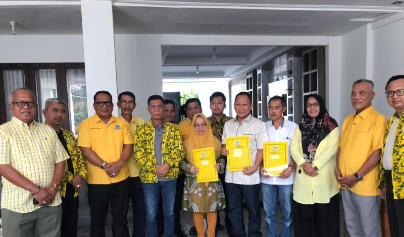 Golkar Provinsi Lampung secara resmi telah menyerahkan berkas B.Persetujuan KWK 15 Kabupaten/Kota secara lengkap untuk berlaga dalam pemilihan kepala daerah (Pilkada) 2024. Foto : Wildanhanafi/berandalappung.com