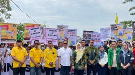 Pasangan calon bupati dan wakil Pringsewu Ririn Kuswantari- Wiriawan Sada Melindra resmi mendaftar di KPU Pringsewu pada Rabu, (28/8/2024). Foto : Wildanhanafi/berandalappung.com