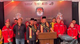 Pasangan petahana Calon Gubernur dan Wakil Gubernur Lampung, Arinal Djunaidi dan Sutono, secara resmi mendaftarkan diri ke KPU Lampung. Foto : Wildanhanafi/berandalappung.com