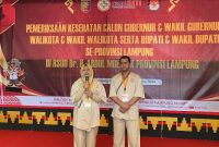 Ririn Kuswantari dan Wiriawan Sada, mengikuti rangkaian tes kesehatan, termasuk pemeriksaan fisik, treadmill, serta psikotes pada hari kedua di RSUDAM Lampung. Foto : Wildanhanafi/berandalappung.com