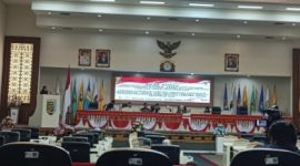 Rapat paripurna terhadap rancangan peraturan daerah (Raperda) perubahan APBD Provinsi Lampung tahun anggaran 2024 dalam rangka pemandangan umum fraksi-fraksi. Foto : Wildanhanafi/berandalappung.com