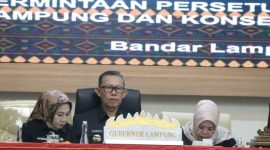 Sekdaprov Lampung Ikuti Rapat Paripurna Laporan Pansus DPRD Provinsi Lampung. Foto : Wildanhanafi/berandalappung.com