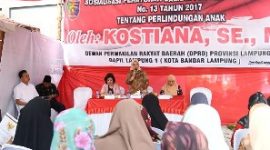 Ketua Fraksi PDI Perjuangan DPRD Provinsi Lampung, Kostiana menggelar Sosialisasi Peraturan Daerah (Sosperda) No. 13 Tahun 2017 Tentang Perlindungan Anak. Foto : Wildanhanafi/berandalappung