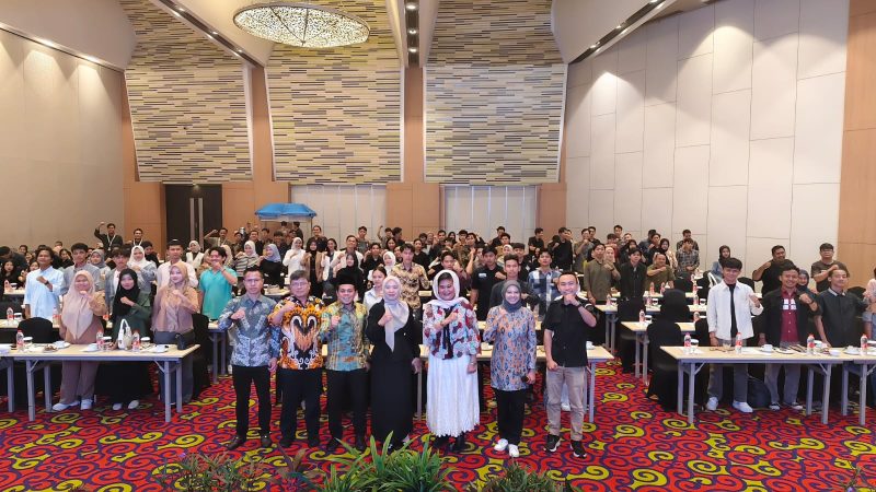 Bawaslu RI terus memperkuat upaya pengawasan dengan menggelar sosialisasi bagi berbagai stakeholder pemilu, termasuk Organisasi Kepemudaan (OKP), mahasiswa, dan masyarakat luas. Foto : Wildan hanafi/berandalappung.com