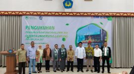 Ikatan Alumni (IKA) Fakultas Pertanian Universitas Lampung periode 2024-2029 secara resmi dikukuhkan di gedung A1 Dekanat Fakultas Pertanian Unila. Foto : Wildanhanafi/berandalappung.com
