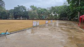 Kondisi fasilitas lapangan Unila yang terbengkalai. Foto : berandalappung.com