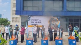 Prosesi pemusnahan rokok ilegal dan miras. di kantor Beacukai Sumbagbar Foto : berandalappung.com 
