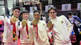 Tenis Meja Lampung sabet medali emas PON XXI, Braydon Susilo (kedua kiri) jadi atlet termuda meraih emas di usia 16 tahun