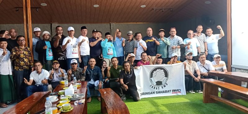 Kumpulan relawan yang tergabung dalam Gerakan Tim Jaringan Sahabat RMD (Jabat RMD) menggelar pertemuan untuk memperkuat basis. Foto : Ist