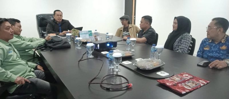 Perpusda Lampung bersama AMSI Lampung sepakat bersama-sama gaungkan literasi digital. Foto : Ist