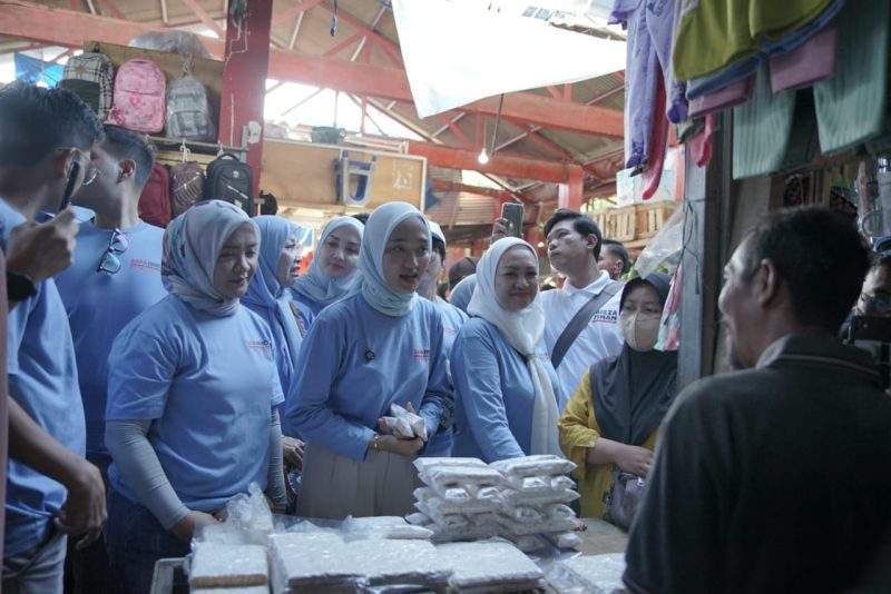 Calon wakil gubernur Lampung Jihan Nurlela Grebek Pasar Cimeng Bandar Lampung. Foto : Ist
