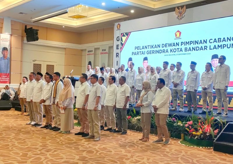 Partai Gerindra melakukan rotasi kepemimpinan di DPC Kota Bandar Lampung dengan melantik Asroni Paslah sebagai Ketua DPC yang baru, menggantikan Andika Wibawa. 