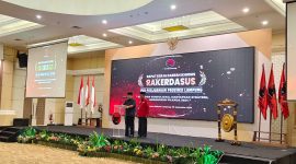 Arinal Djunaidi dan Sutono dalam sambutan singkat di acara Rakerdasus PDI P Perjuangan Lampung. Foto : Wildanhanafi/bedandalappung.com