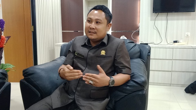Ketua Komisi II, Ahmad Basuki mengatakan, pihaknya akan menggali persoalan masyarakat dengan memanggil secara bertahap organisasi perangkat daerah. 