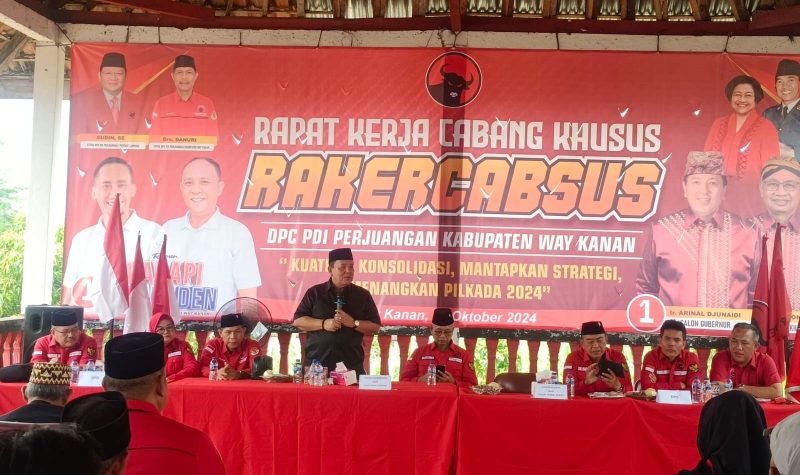 Calon Gubernur Lampung nomor urut 01, Arinal Djunaidi, mengajak para kader PDI Perjuangan untuk saling menjaga persatuan dan menciptakan demokrasi yang damai dalam menghadapi Pilkada serentak 2024. 