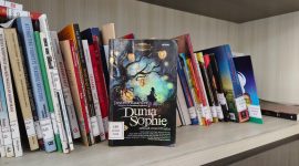 Buku Dunia Sophie Penulis Joestein Gaarder. Foto : Wildan hanafi/berandalappung.com
