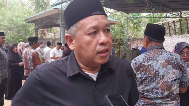 Ketua Golkar Bandar Lampung saat di Pemakaman Almarhum Eddy Sutrisno. 