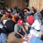 Proses pelipatan surat suara di Gedung Logistik KPU Kota Bandar Lampung. Foto:Wildanhanafi/berandalappung.com