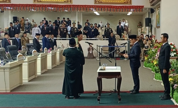Mustika Bahrum resmi dilantik sebagai anggota DPRD Provinsi Lampung periode 2024-2029 menggantikan Ririn Kuswantari. 