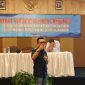Akademisi STIT Alifa Pringsewu Hengki Irawan saat memeberikan materi kepada para Panwascam se-Pesawaran. Foto: Wildanhanafi/berandalappung.com